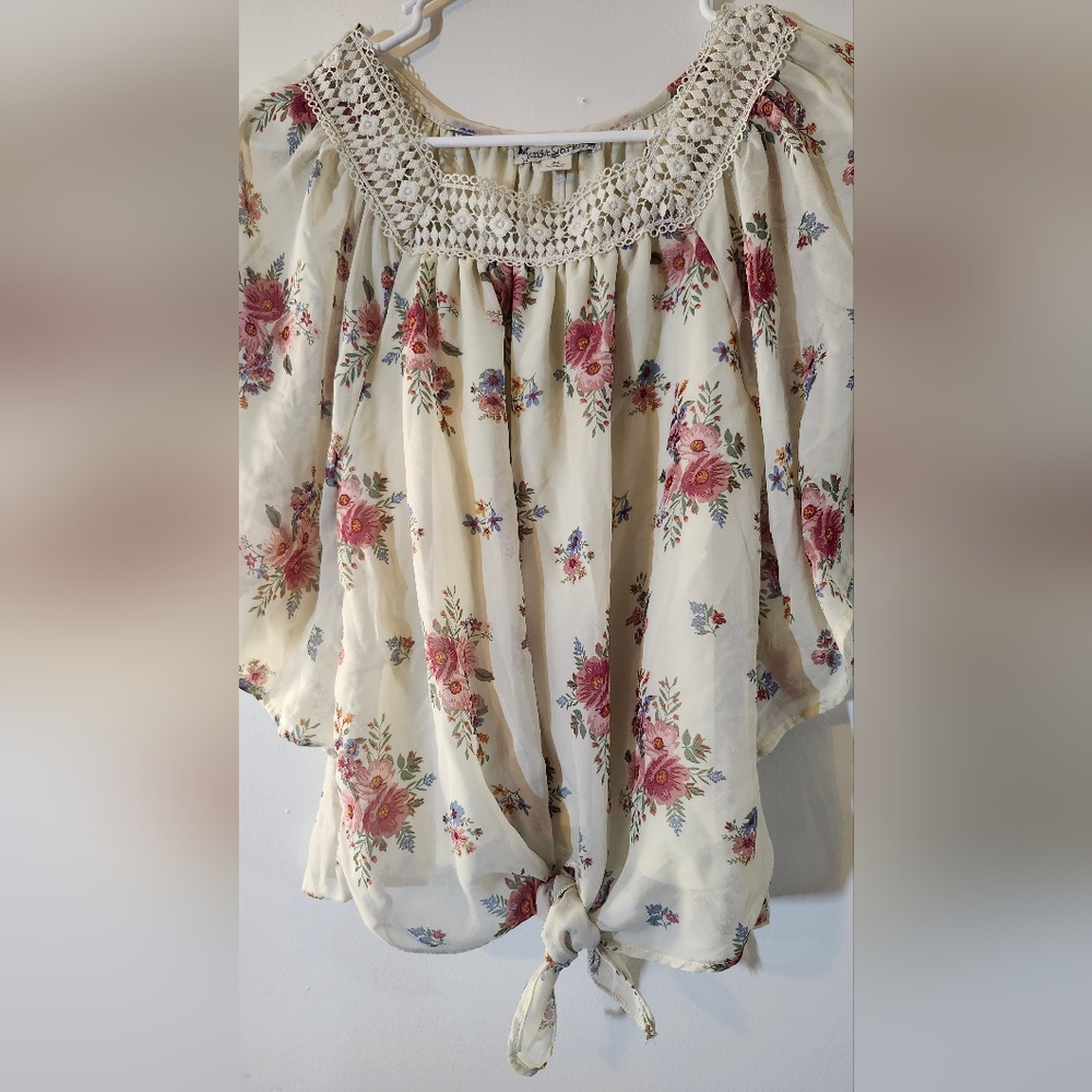 Knitworks Floral Women's Top size XL with Crochet Detail - Cream - Picture 2 of 5